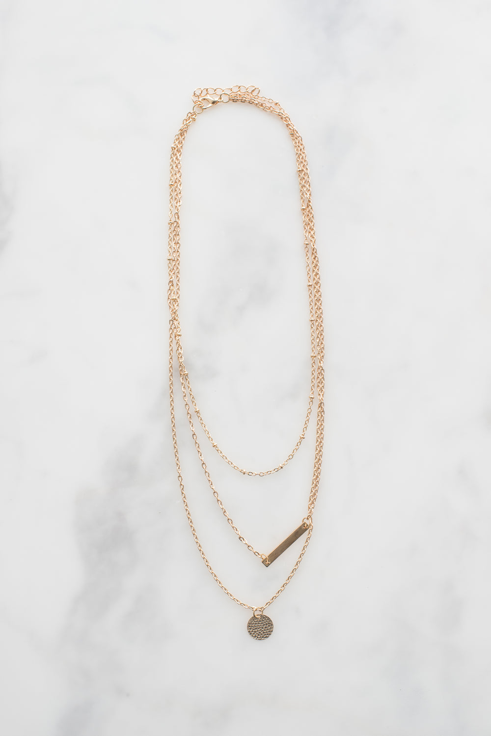 Collar dorado delicado