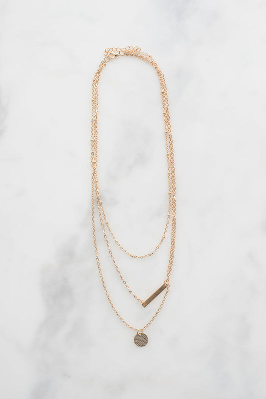 Collar dorado delicado